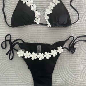 SHEIN Black and White Floral Bikini